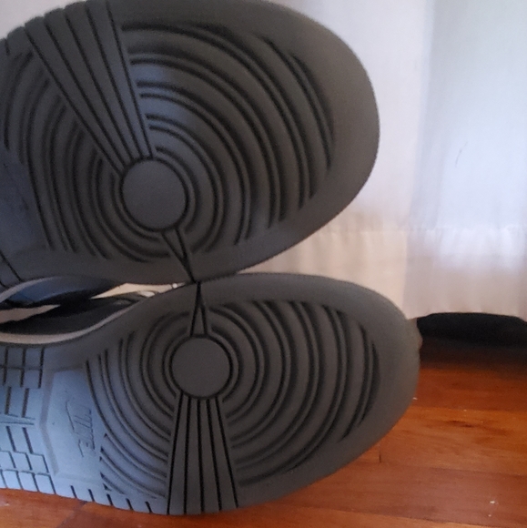 AIR JORDAN 1 MID "COOL GREY" - Picture 5 of 8